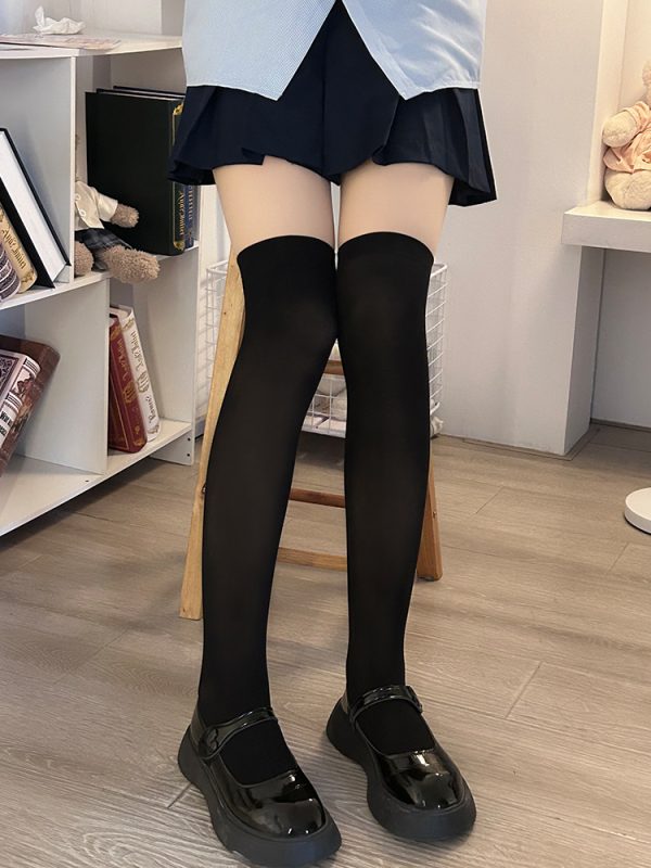 Japanese Style Cute Pudding Bear Knee-High Socks for Women - Stretchable, Thin, Sweet, Perfect for Casual Looks