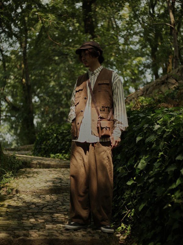 Japanese-Style Multi-Pocket Work Vest for Men - Retro Loose Sleeveless Functional Jacket, Urban Layered Fashion
