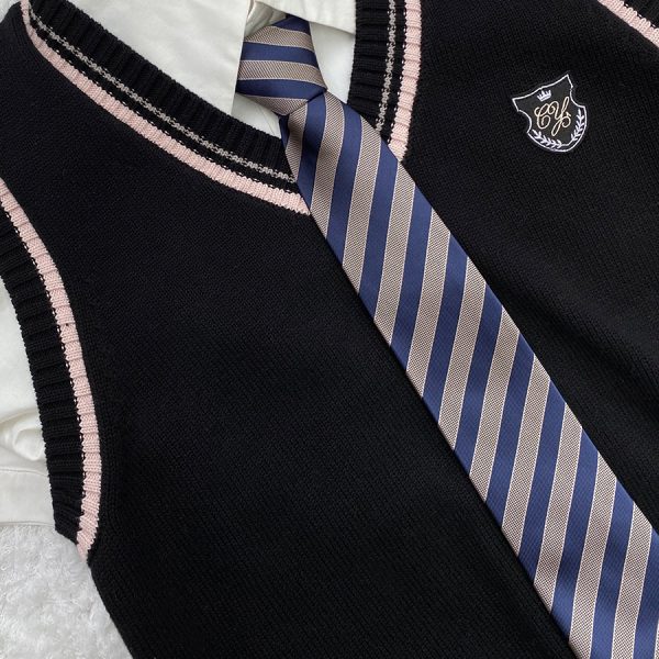 JK Uniform Pudding Bear Set - Plaid Skirt, DK Striped Tie, Decorative Bow Tie, Japanese Style, Cute Girls' College Outfit