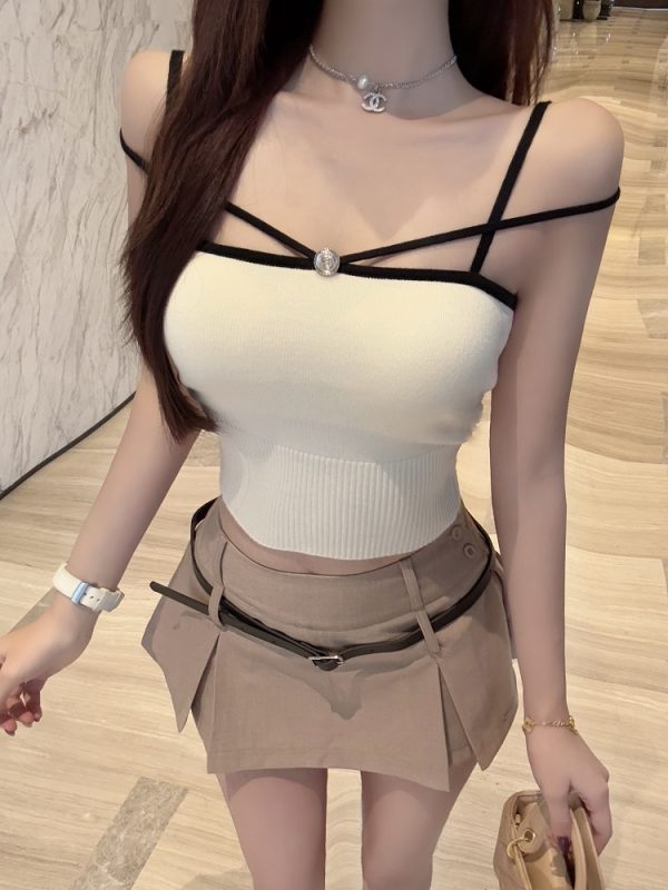 Knitted Slim-Fit Vest - Luna Lona 221 Pure Desire Design, Trendy Layering Piece for Chic Outfits