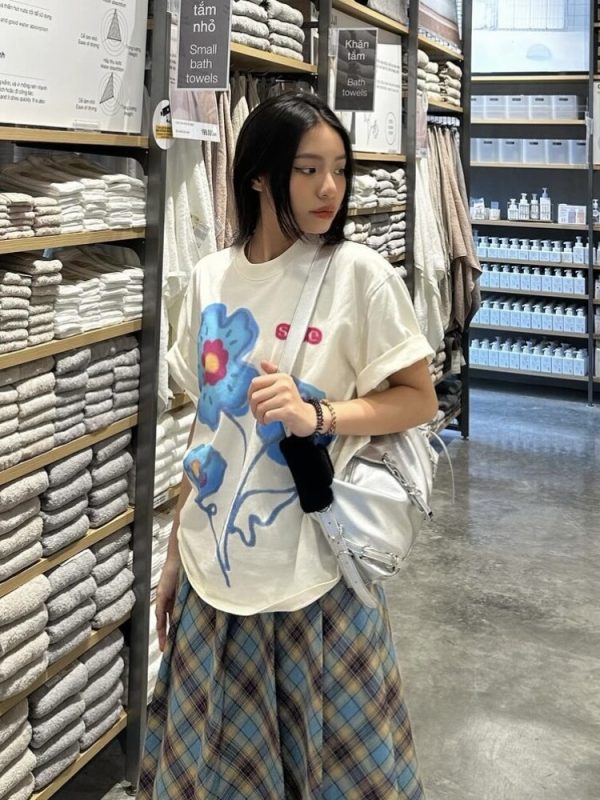 Korean Floral Graffiti Design Loose Fit Heavyweight Cotton Short Sleeve T-Shirt for Women - Casual Versatile Style