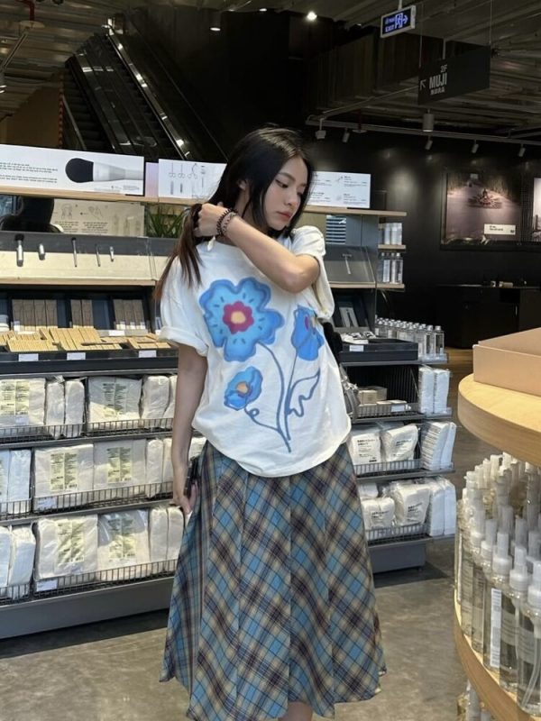 Korean Floral Graffiti Design Loose Fit Heavyweight Cotton Short Sleeve T-Shirt for Women - Casual Versatile Style