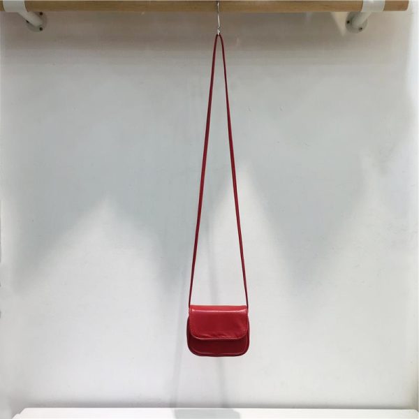 Korean Retro Mini Shoulder Crossbody Bag - Cute Small Square Design for Summer 2024, Fashionable Red Style