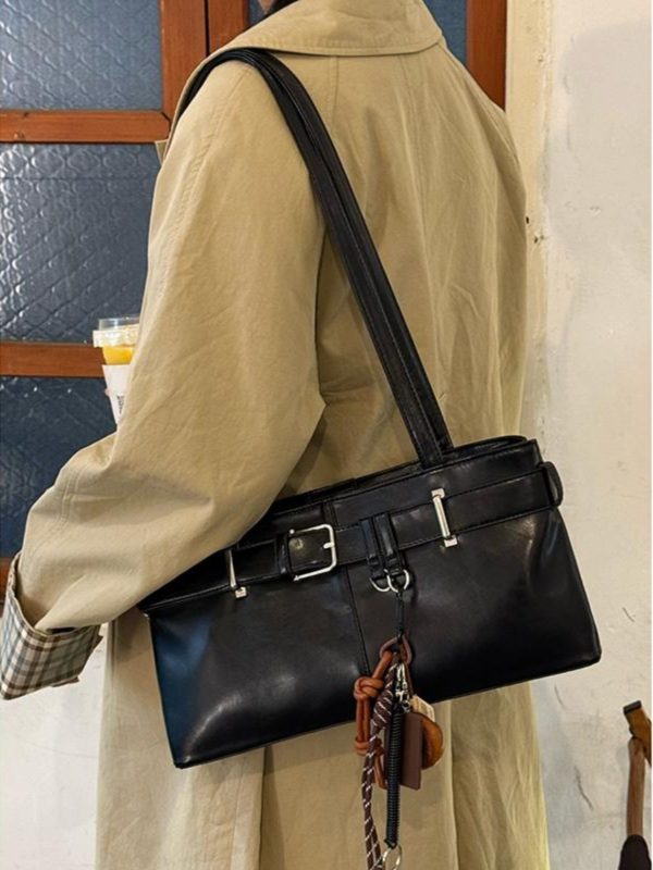 Korean Retro Underarm Baguette Bag for Women - Versatile Commuting Shoulder Bag with High-End Keychain, Stylish Motorcycle Accessory