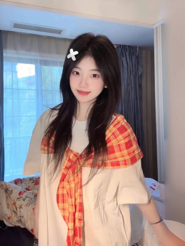 Korean Style Bow Tie Patterned Short Sleeve T-Shirt for Women - Summer 2025 College Fashion Trend
