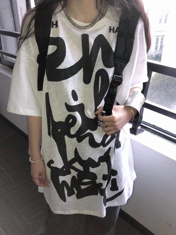 Korean Style Casual Loose Fit Pure Cotton T-Shirt with Graffiti Letter Print and Sun Protection for Women