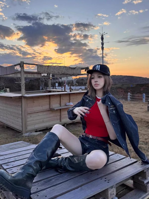 Korean Style Color-Blocking Love Slogan Short Slim-Fit Cotton Top for Girls - High Elasticity Casual Fashion