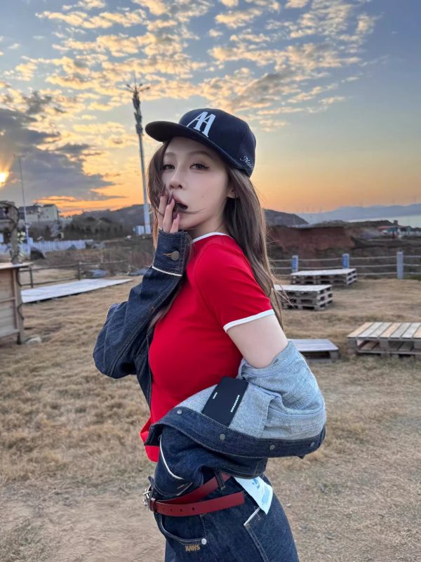 Korean Style Color-Blocking Love Slogan Short Slim-Fit Cotton Top for Girls - High Elasticity Casual Fashion