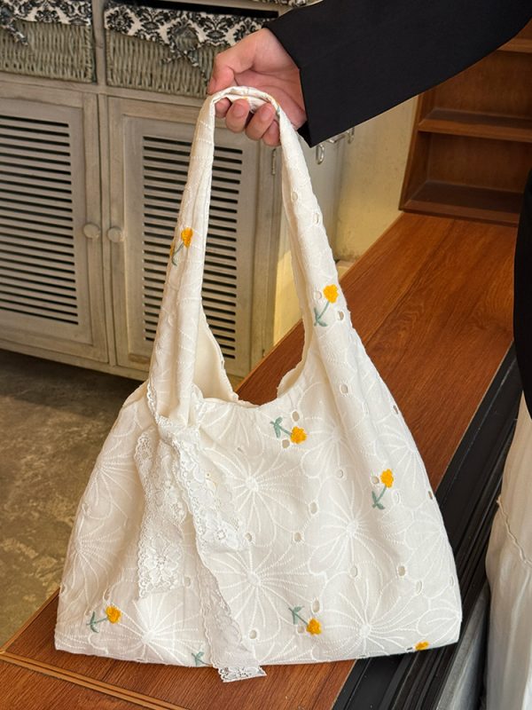 Korean-Style Large-Capacity Daisy Lace Flower Canvas Tote Bag for Women - Chic Commuting Underarm Shoulder Bag