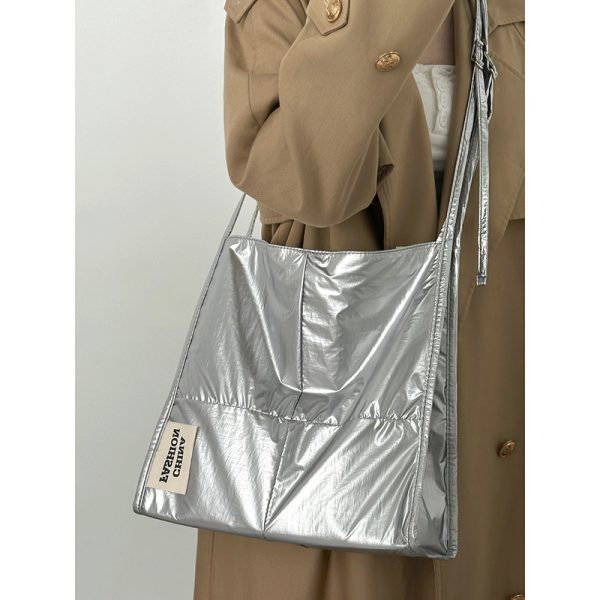 Korean Style Large Capacity Tote Bag - Versatile Shoulder Crossbody Bag for Commuting and Daily Use