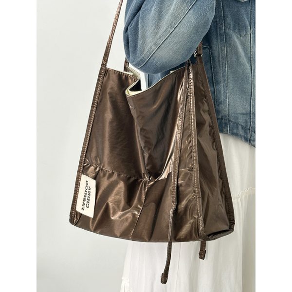 Korean Style Large Capacity Tote Bag - Versatile Shoulder Crossbody Bag for Commuting and Daily Use