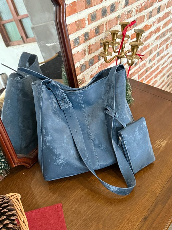 Korean-Style Large-Capacity Tote Bag 2025 - High-End Commuting Crossbody, Versatile Mother-and-Child Bag for Everyday Use