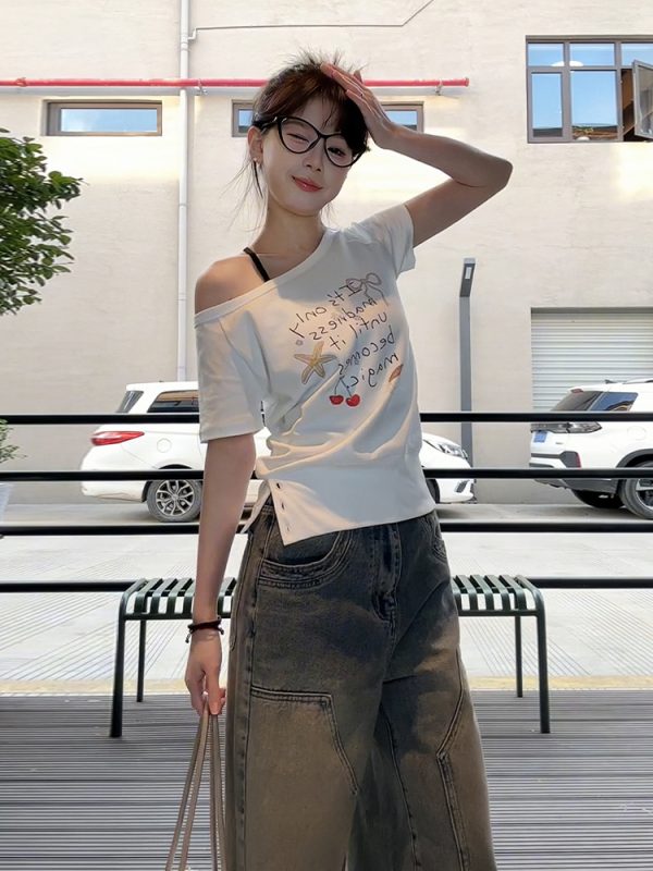 Korean Style Off-Shoulder Short Sleeve Summer Graffiti Print Split Hem Slim Fit Sexy T-Shirt - Trendy Women's Top
