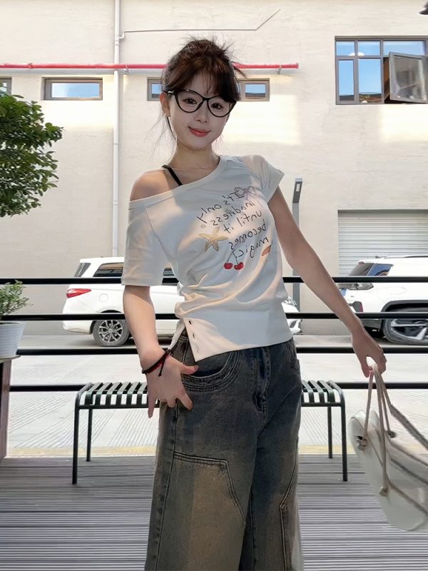 Korean Style Off-Shoulder Short Sleeve Summer Graffiti Print Split Hem Slim Fit Sexy T-Shirt - Trendy Women's Top
