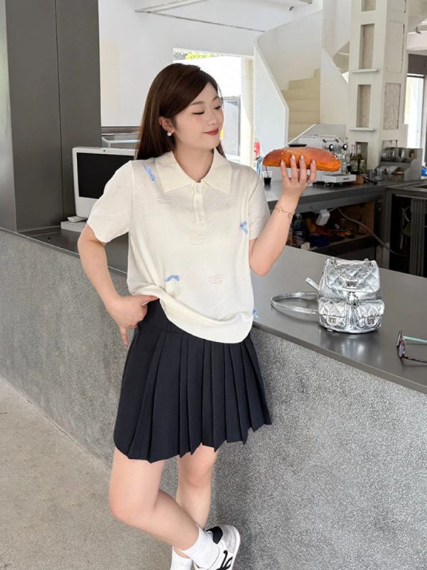 Korean-Style Plus Size Short Sleeve Polo Shirt for Women - Flattering Knitted Summer Blouse for Curvy Figures