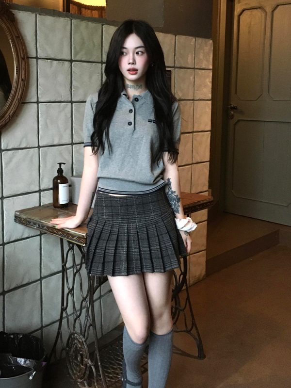Korean-Style Retro Knitted Short Sleeve Polo Collar T-Shirt - Slim Fit College Style Summer Top for Women