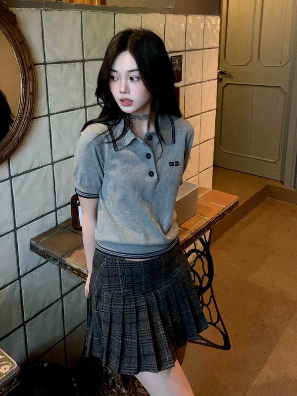 Korean-Style Retro Knitted Short Sleeve Polo Collar T-Shirt - Slim Fit College Style Summer Top for Women