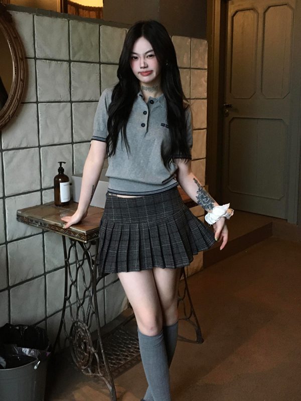 Korean-Style Retro Knitted Short Sleeve Polo Collar T-Shirt - Slim Fit College Style Summer Top for Women