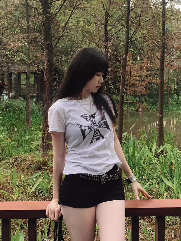 Korean Style Short Sleeve Slim-Fit Top with Crusader Print - Bamboo Cotton, Slightly Sheer, Trendy Y2K Aesthetic for Stylish Girls