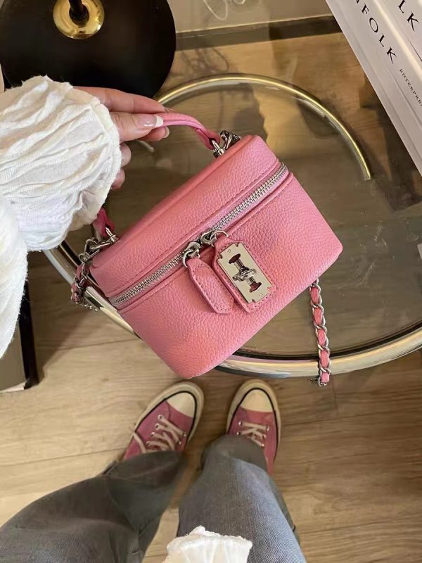 Korean-Style Small Crossbody Bag with Chain Handle, Box Design, Lock Closure, Versatile Shoulder Bag, Chic Square Purse