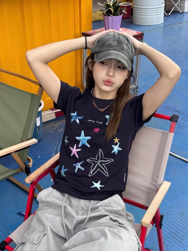 Korean Style Starfish Print Slim Fit Short Sleeve High-Stretch Cotton T-Shirt for Women - Age-Reducing Design