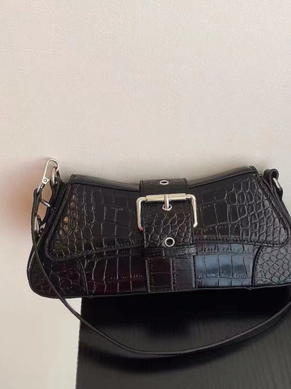 Korean Style Vintage Metal Chain Shoulder Handbag - Sweet Cool Spicy Girl Baguette Bag for Modern Fashion