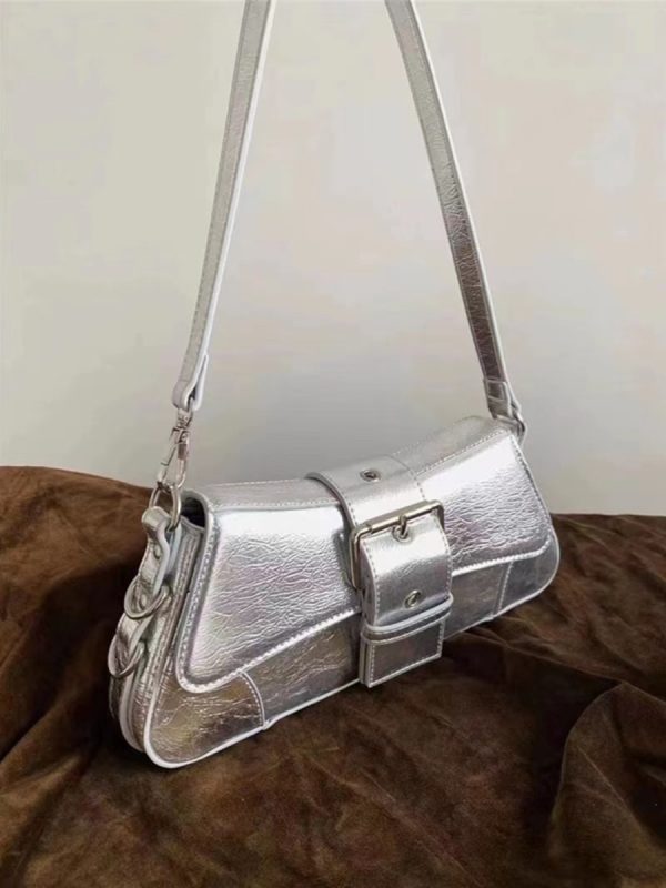 Korean Style Vintage Metal Chain Shoulder Handbag - Sweet Cool Spicy Girl Baguette Bag for Modern Fashion