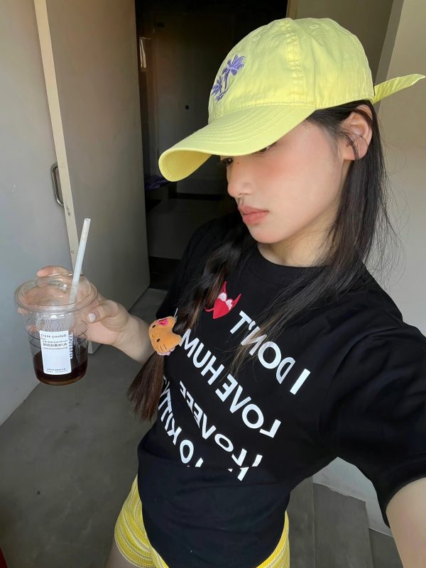 Korean Style Youthful Cartoon Print Slim-Fit Short Sleeve T-Shirt for Women - Trendy Graphic Top