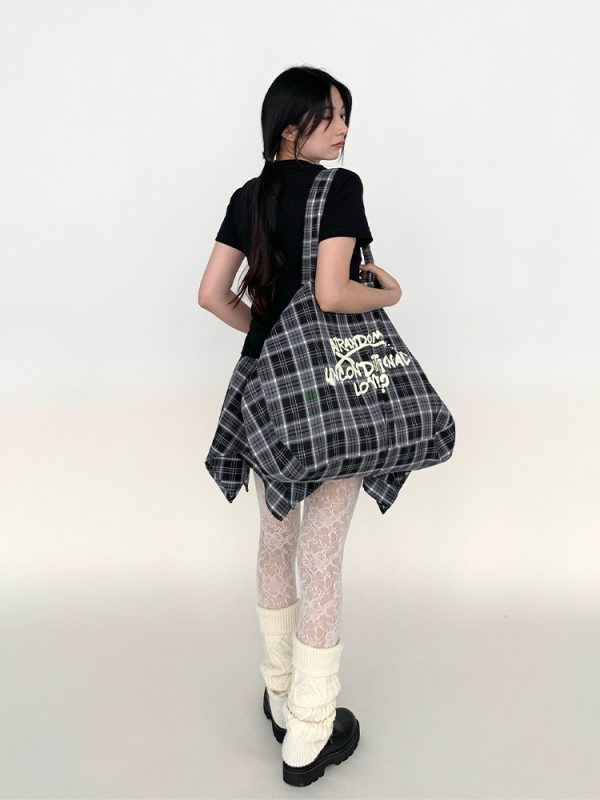 Large Capacity Black and White Checkered Graffiti Text Beach Shoulder Tote Bag - Trendy Y2K Style