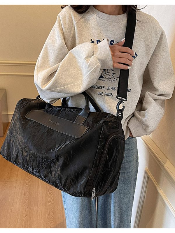 Large Capacity Travel Bag for Women, Lightweight Crossbody Gym Bag, Versatile Handheld Luggage for Short Trips and Sports