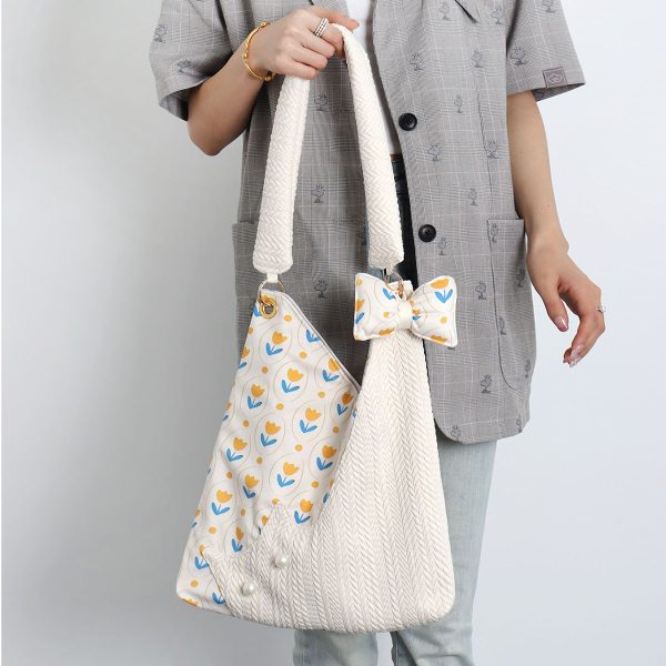 Large Capacity Tulip Cat Tote Bag - Cute Niche Design for Spring, Stylish Shoulder Crossbody Bag