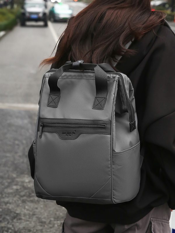 Large-Capacity Water-Resistant Backpack for Classes and Commuting, Unisex Laptop and School Bag, Ideal for Students and Professionals