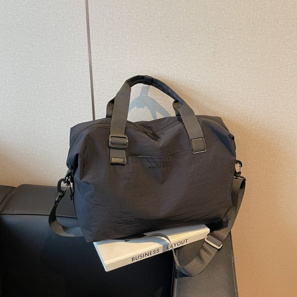 Large Capacity Women's Commuter Travel Bag - Lightweight Fitness Shoulder Bag, Perfect for Maternity & Everyday Use
