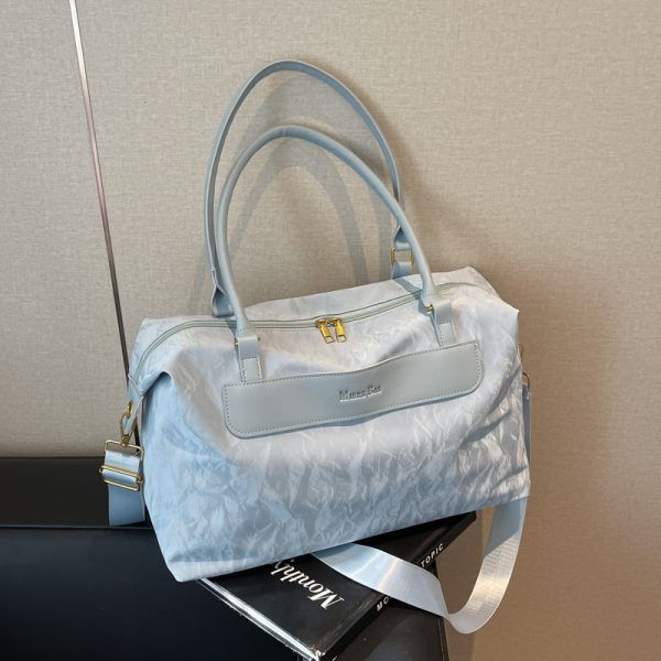 Large Capacity Women's Handbag - Fashionable Lightweight Travel Bag for Business Trips and Fitness - Stylish Storage Solution