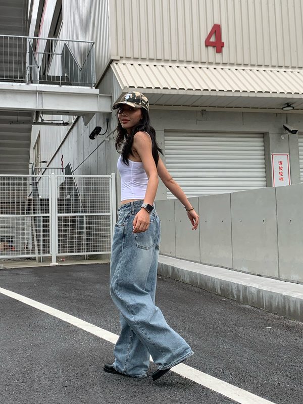 Light Blue Washed Denim Jeans - Low Waist Style, 90s Inspired, Casual Everyday Look, Perfect for Lazy Mornings