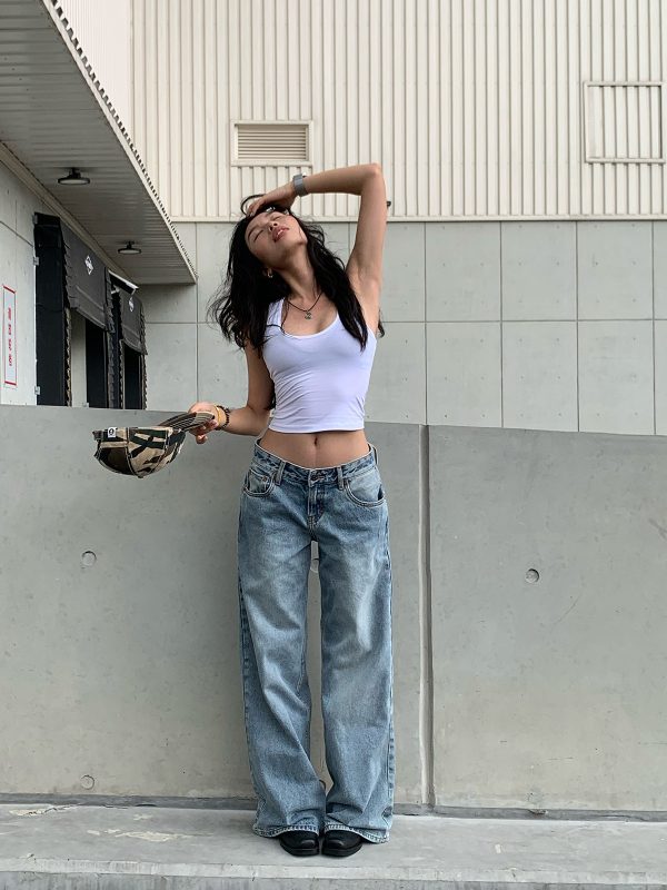 Light Blue Washed Denim Jeans - Low Waist Style, 90s Inspired, Casual Everyday Look, Perfect for Lazy Mornings