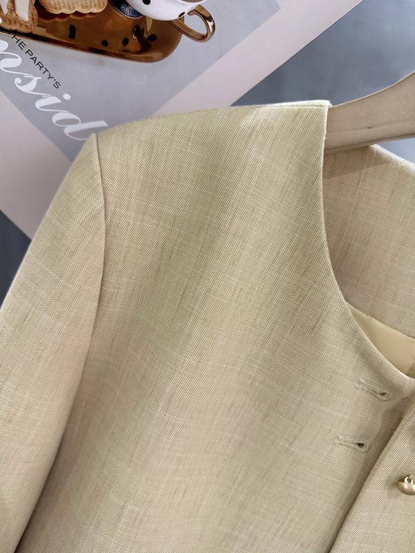 Light Khaki French-Style Short Blazer for Women, Spring Autumn 2025, Chic Mature Top, Korean Style Fashion