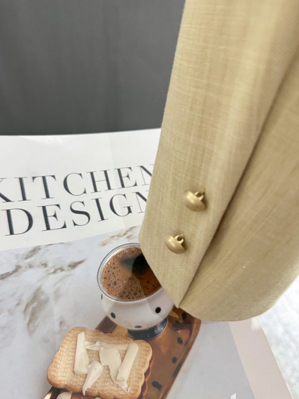 Light Khaki French-Style Short Blazer for Women, Spring Autumn 2025, Chic Mature Top, Korean Style Fashion