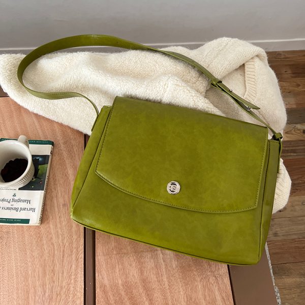 Light Luxury Retro Crossbody Bag for Women - High-End Minimalist Shoulder Bag with Large Capacity for Commuting