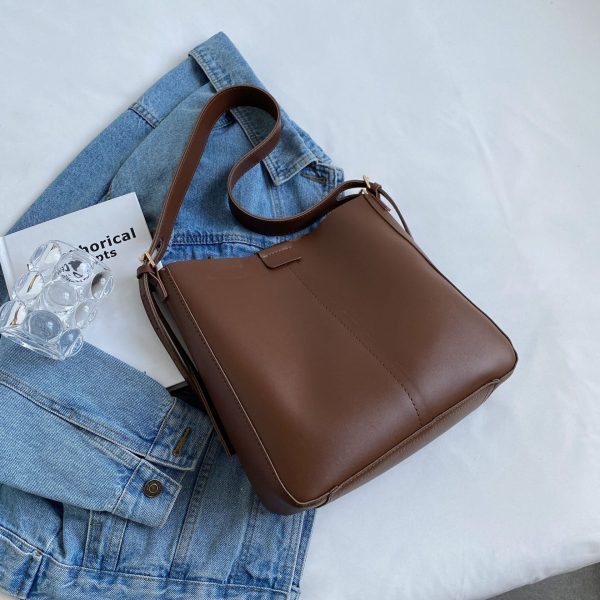 Light Luxury Retro High-End Bucket Bag for Women - Versatile Minimalist Shoulder Crossbody Bag for Commuting