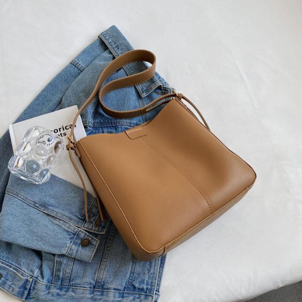 Light Luxury Retro High-End Bucket Bag for Women - Versatile Minimalist Shoulder Crossbody Bag for Commuting