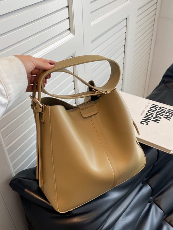 Light Luxury Retro High-End Bucket Bag for Women - Versatile Minimalist Shoulder Crossbody Bag for Commuting