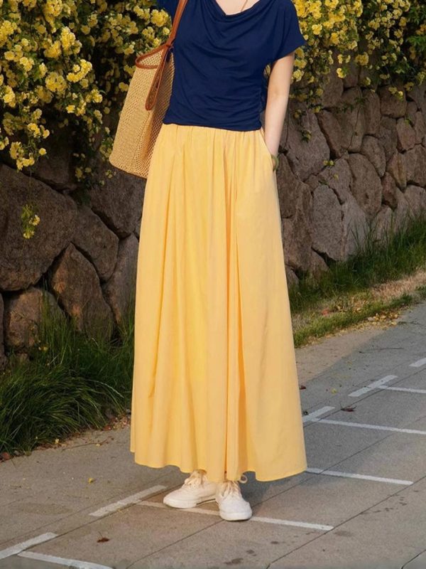 Light Yellow Pleated High-Waisted A-Line Long Skirt with Pockets, Zipper, Casual Parachute Style for a Slimming Effect