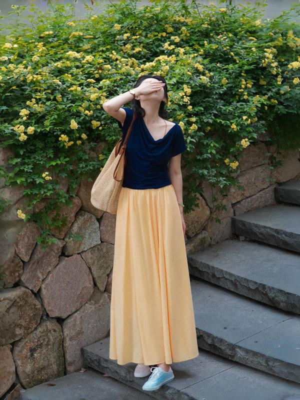 Light Yellow Pleated High-Waisted A-Line Long Skirt with Pockets, Zipper, Casual Parachute Style for a Slimming Effect