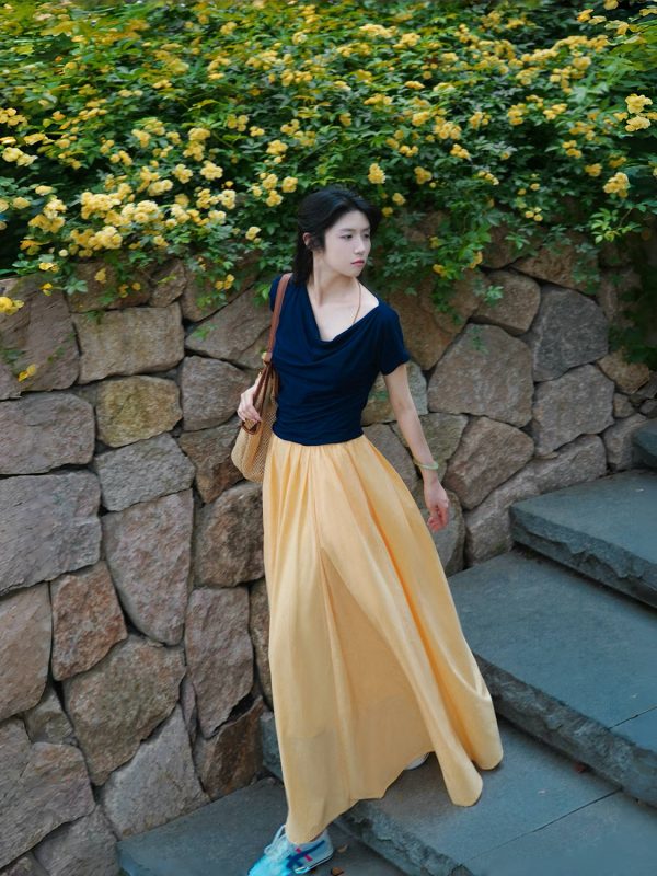 Light Yellow Pleated High-Waisted A-Line Long Skirt with Pockets, Zipper, Casual Parachute Style for a Slimming Effect