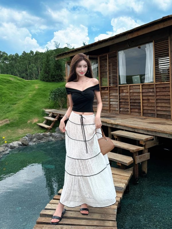 Lightweight Adjustable Lace Camisole and Flared Tulle Long Skirt Set for Summer Vacation, Boho Style