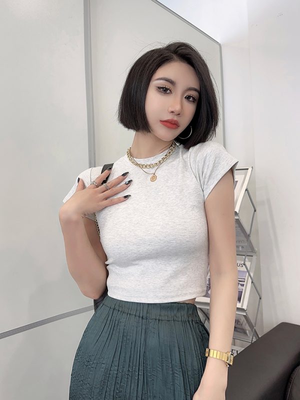 Lightweight Fitted Short Sleeve Round Neck T-Shirt for Women - Spring/Summer Basic Top, Perfect for Casual Outfits