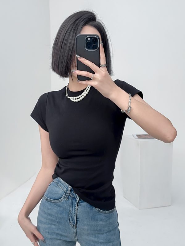 Lightweight Fitted Short Sleeve Round Neck T-Shirt for Women - Spring/Summer Basic Top, Perfect for Casual Outfits