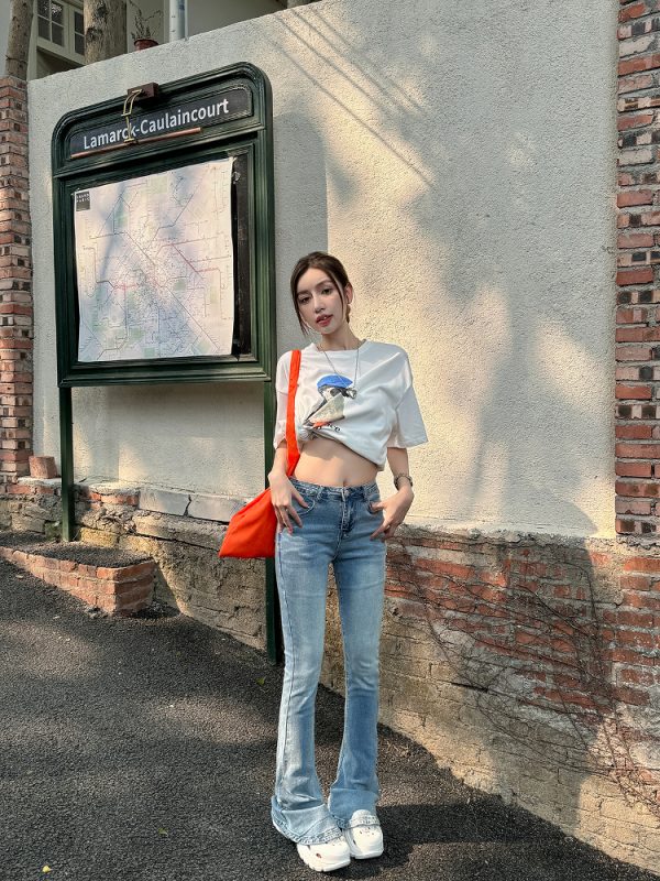 Lightweight Fleece Mid-Rise Slim Fit Flared Jeans for Women - Perfect for Spring and Autumn, Casual Chic Style