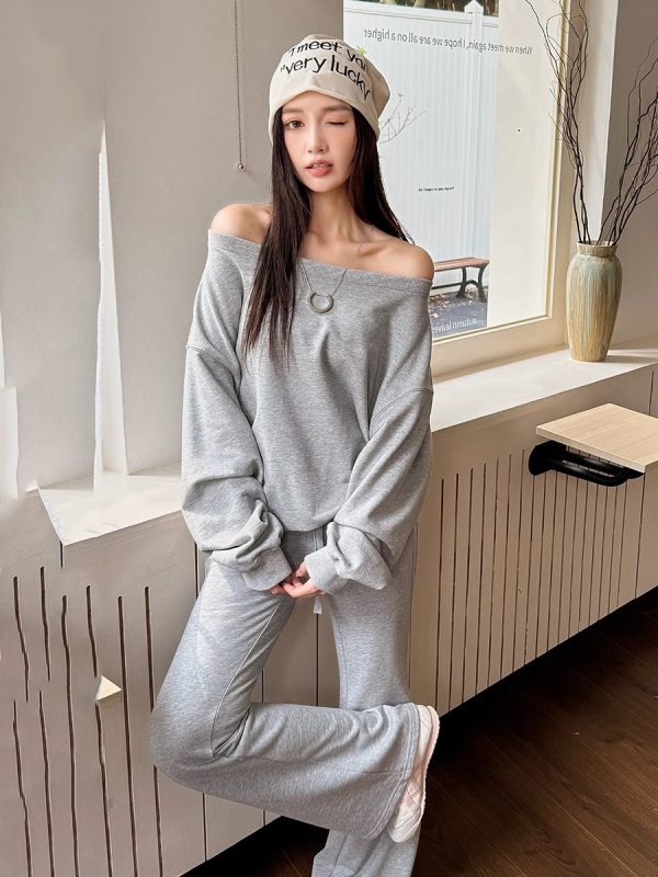 Lightweight Gray Off-Shoulder Sweatshirt for Women - Loose Fit Long Sleeve Top, Perfect for Spring & 90s-Inspired Style